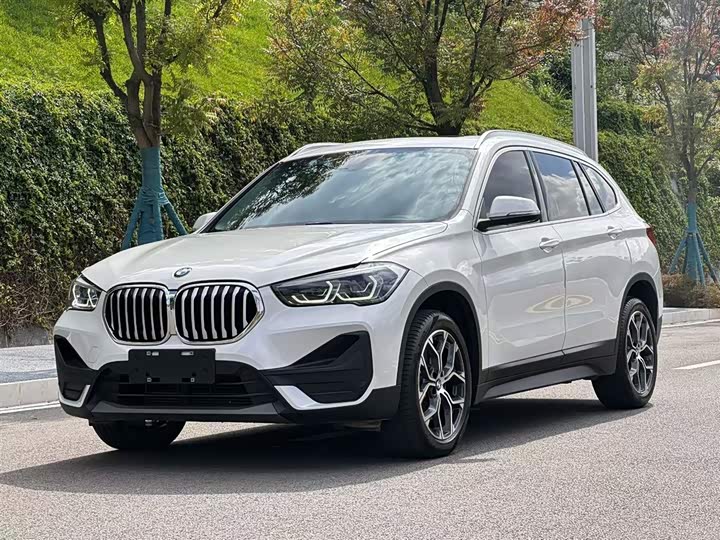 Фото 2 - BMW X1