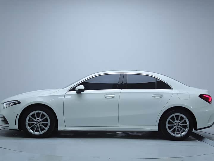 Фото 23 - Mercedes-Benz A-Class