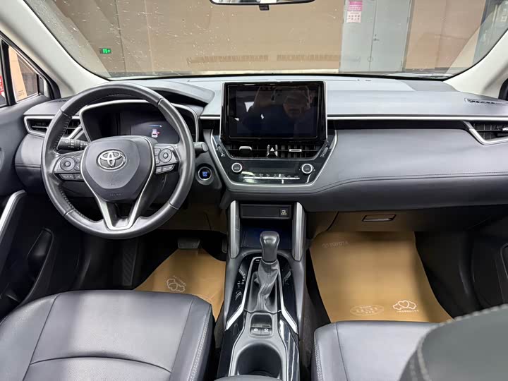 Фото 16 - Toyota Corolla Cross