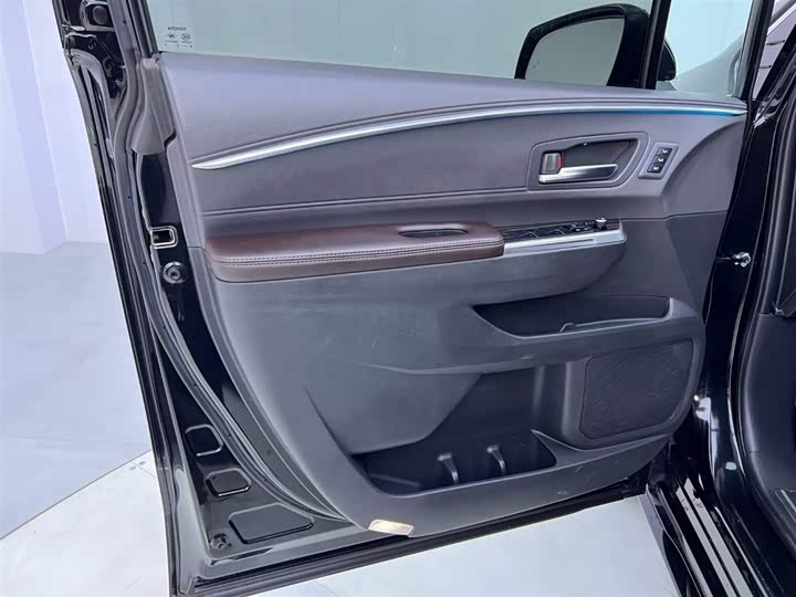 Фото 18 - Toyota Sienna