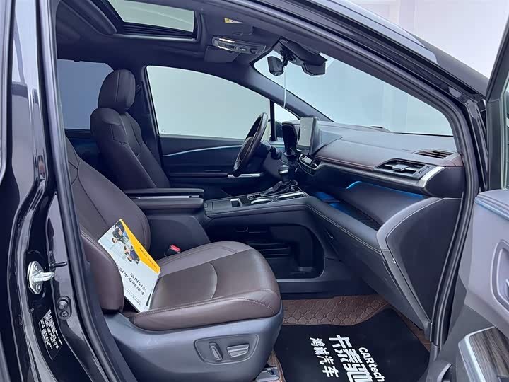 Фото 20 - Toyota Sienna