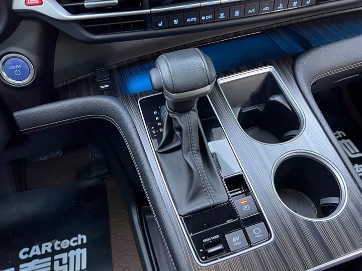 Фото 27 - Toyota Sienna