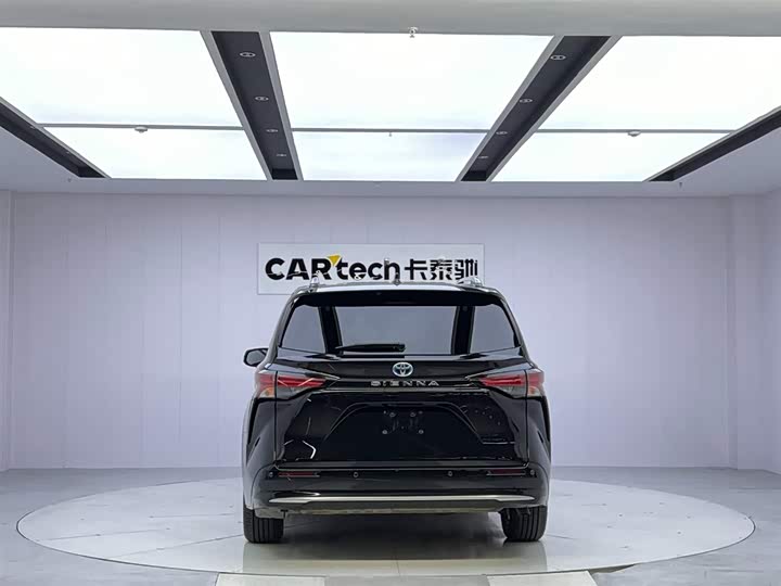 Фото 4 - Toyota Sienna