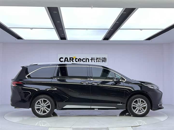 Фото 6 - Toyota Sienna