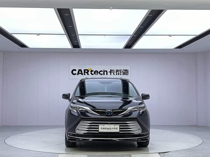 Фото 8 - Toyota Sienna