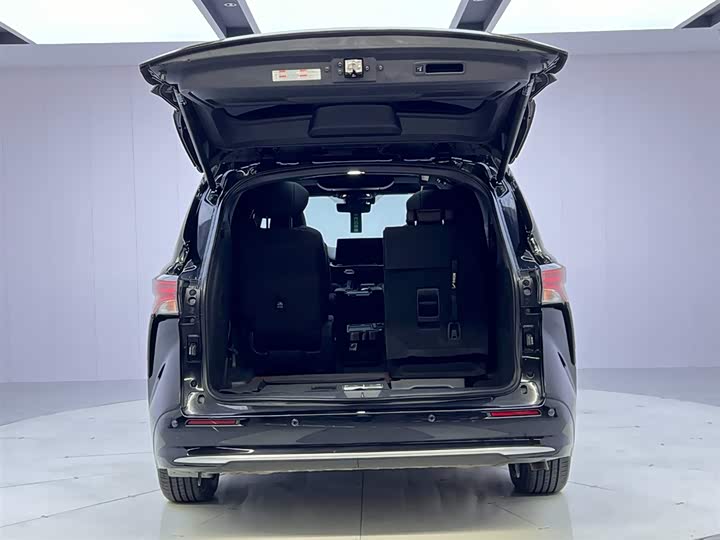 Фото 9 - Toyota Sienna