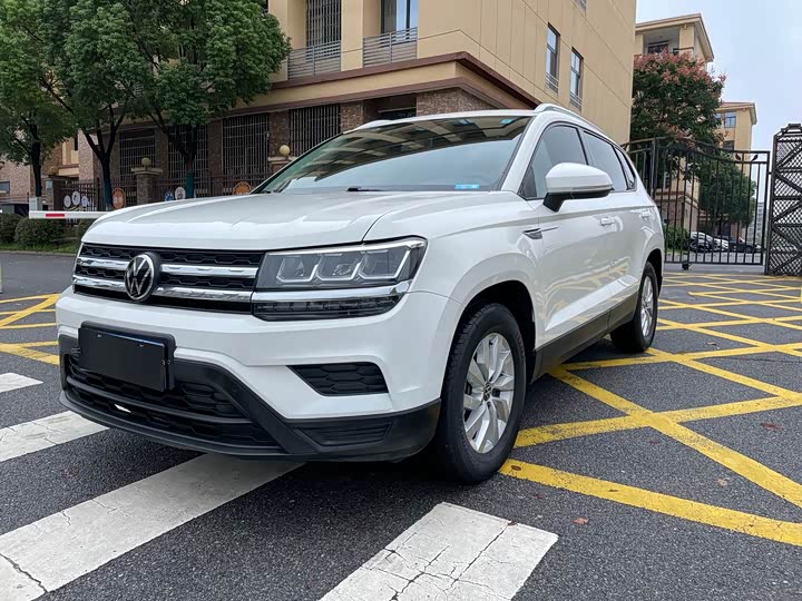 Фото 1 - Volkswagen Tharu