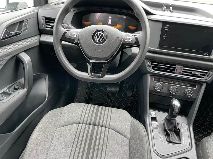 Фото 10 - Volkswagen Tharu