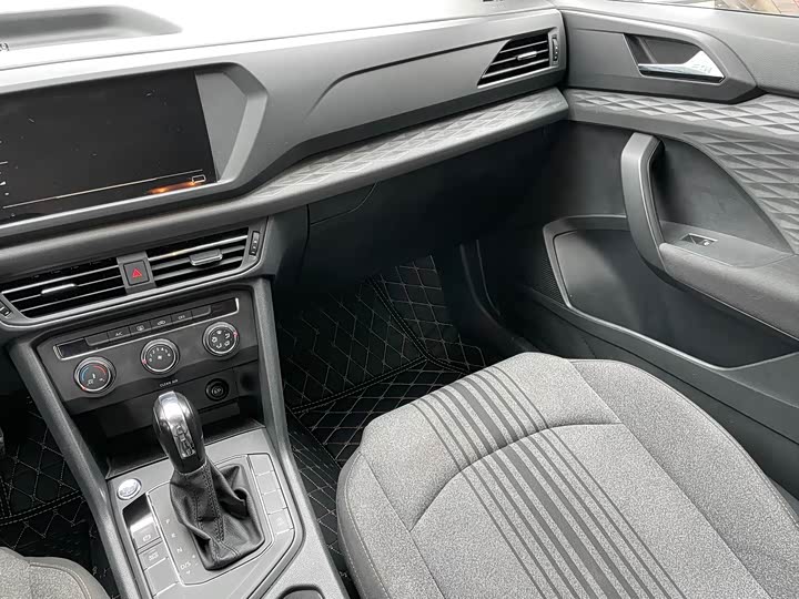 Фото 11 - Volkswagen Tharu