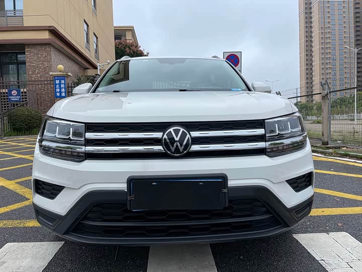 Фото 2 - Volkswagen Tharu