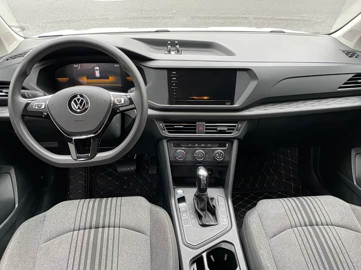 Фото 9 - Volkswagen Tharu