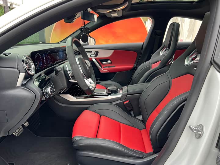 Фото 10 - Mercedes-Benz CLA-Class AMG