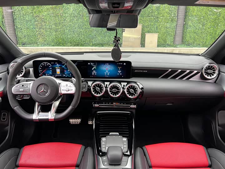 Фото 15 - Mercedes-Benz CLA-Class AMG