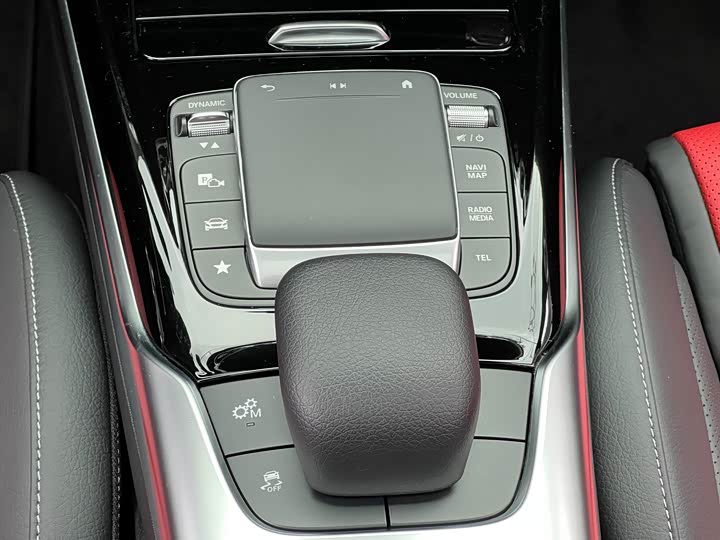 Фото 18 - Mercedes-Benz CLA-Class AMG