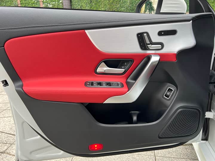 Фото 20 - Mercedes-Benz CLA-Class AMG