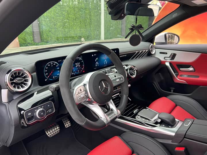 Фото 9 - Mercedes-Benz CLA-Class AMG