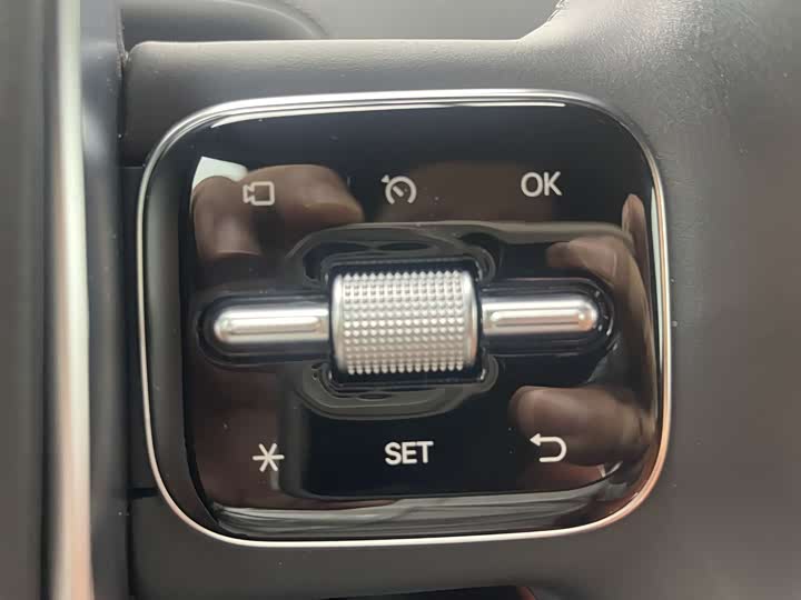 Фото 24 - LiXiang L9