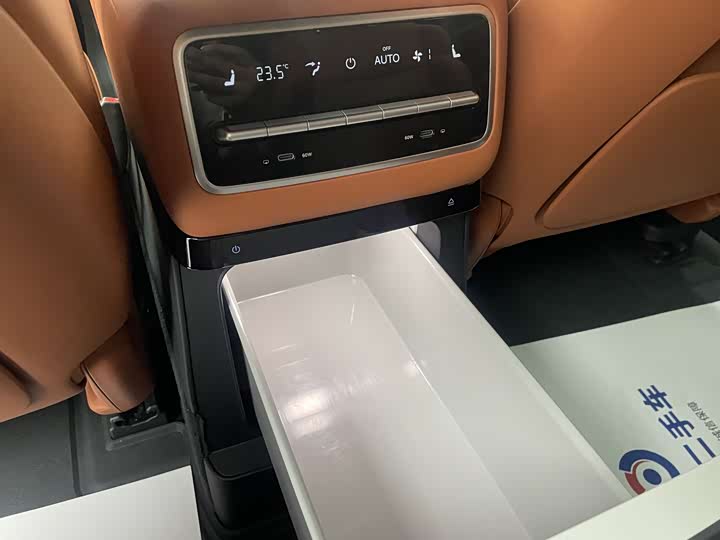 Фото 31 - LiXiang L9