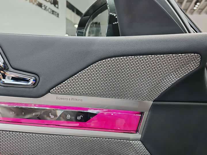 Фото 10 - BMW 7 Series