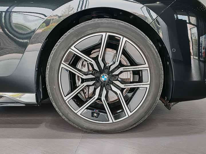 Фото 7 - BMW 7 Series