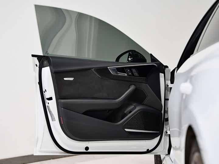 Фото 18 - Audi RS 5