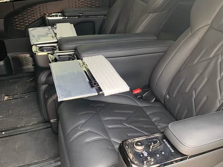 Фото 9 - Zeekr 009