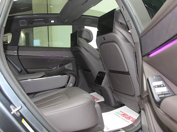 Фото 10 - Denza Z9