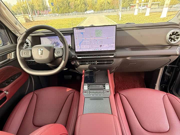 Фото 5 - Tank 300 Hybrid