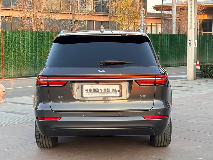 Фото 12 - LiXiang One