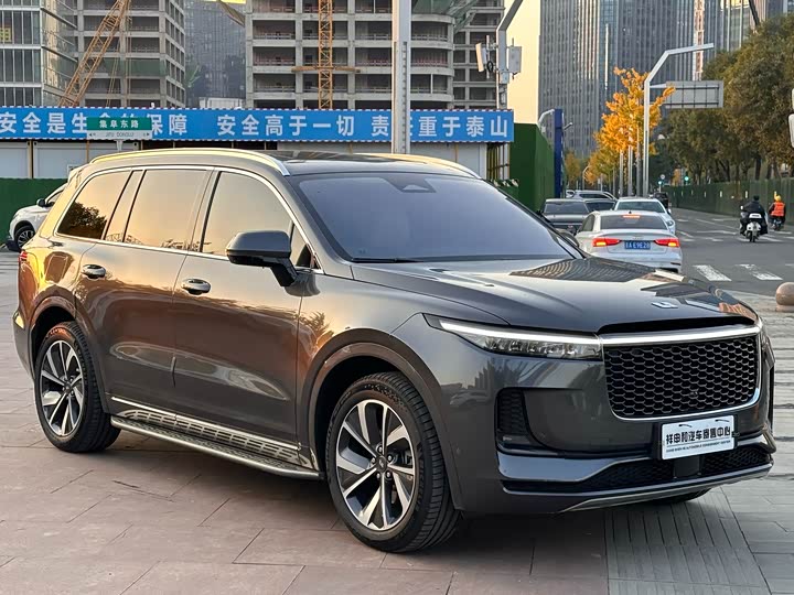 Фото 3 - LiXiang One