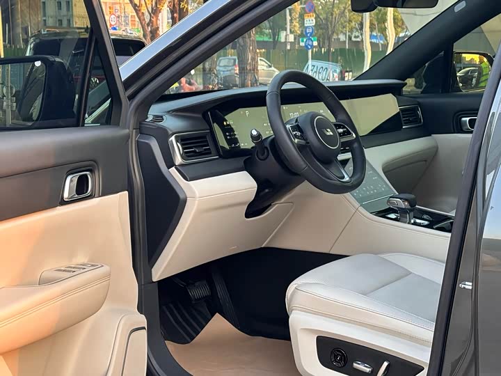 Фото 4 - LiXiang One