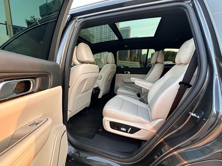 Фото 5 - LiXiang One