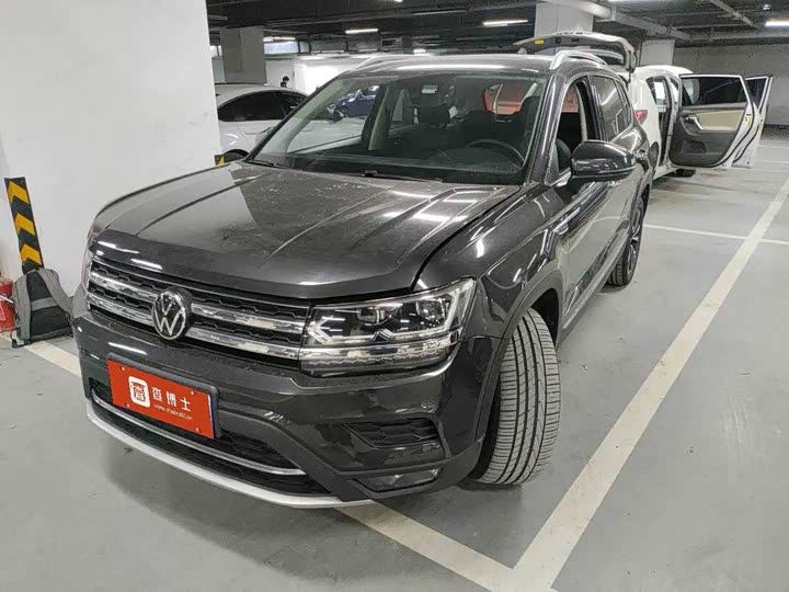 Фото 1 - Volkswagen Tharu