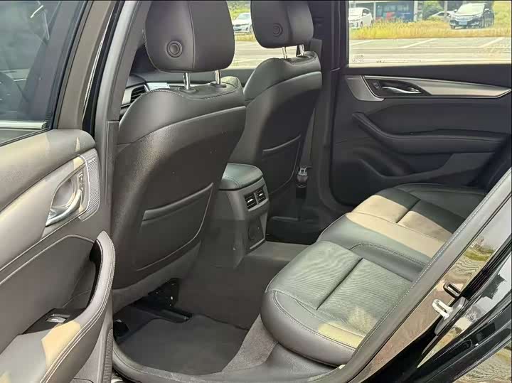 Фото 7 - Cadillac CT5