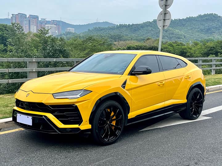Фото 1 - Lamborghini Urus