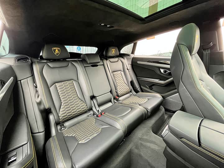 Фото 12 - Lamborghini Urus