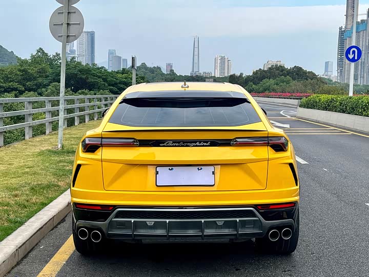 Фото 5 - Lamborghini Urus