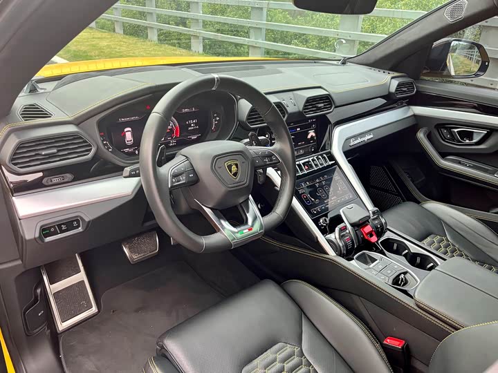 Фото 9 - Lamborghini Urus