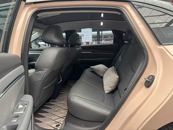 Фото 5 - XPeng Mona M03