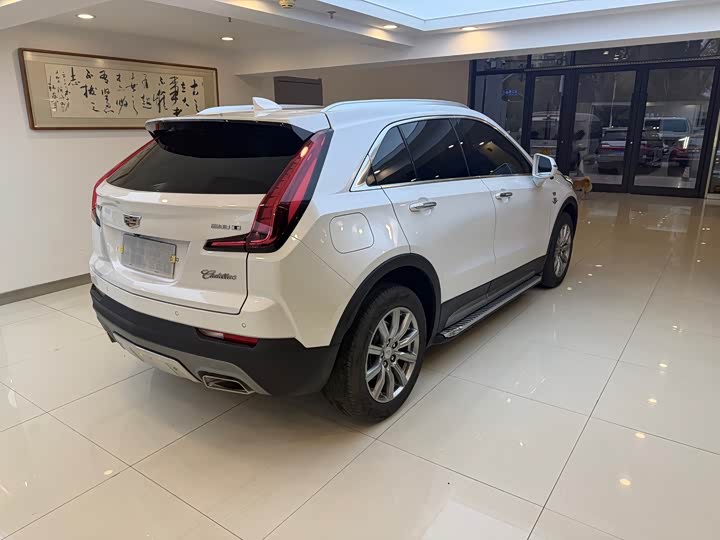 Фото 15 - Cadillac XT4