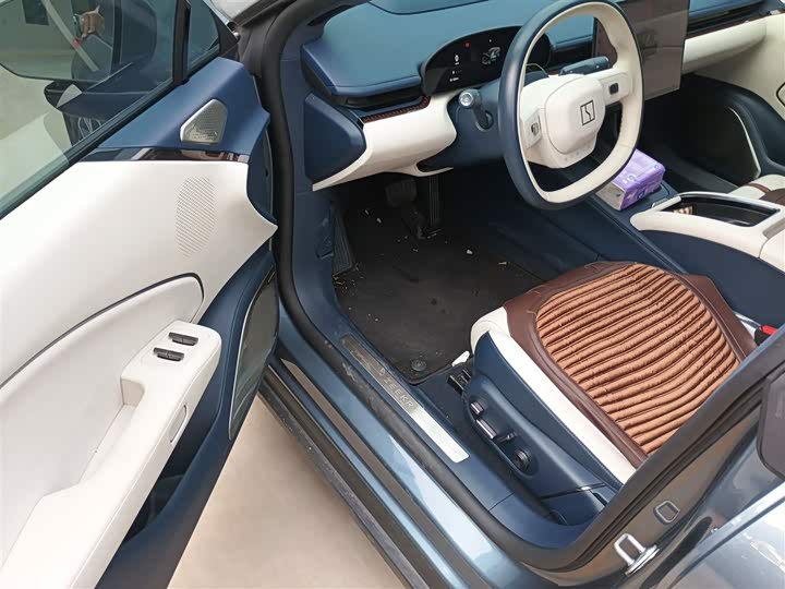 Фото 14 - Zeekr 007