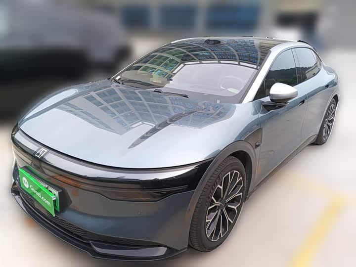 Фото 2 - Zeekr 007