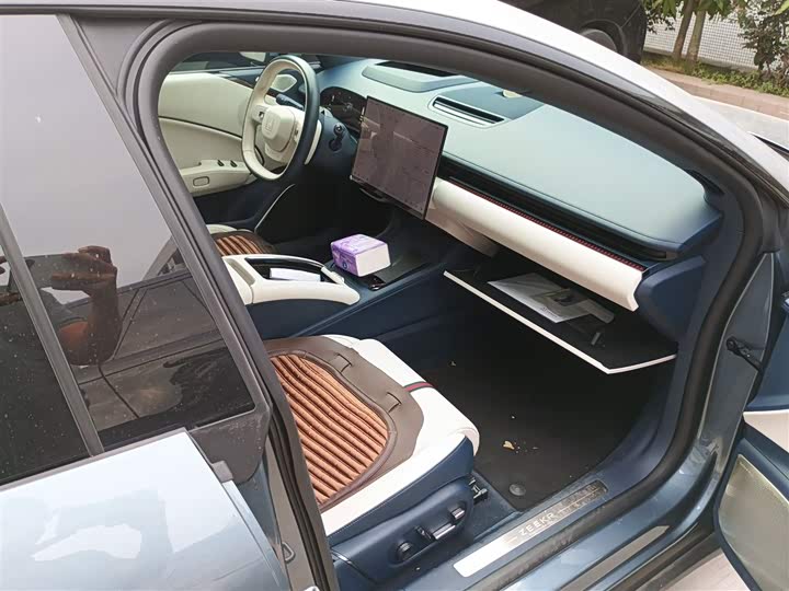 Фото 20 - Zeekr 007