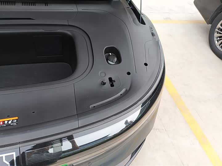 Фото 22 - Zeekr 007