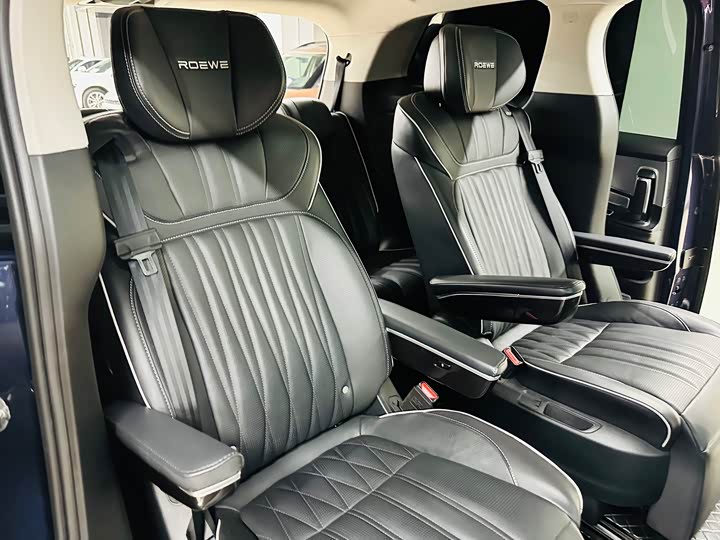 Фото 23 - Roewe iMax 8