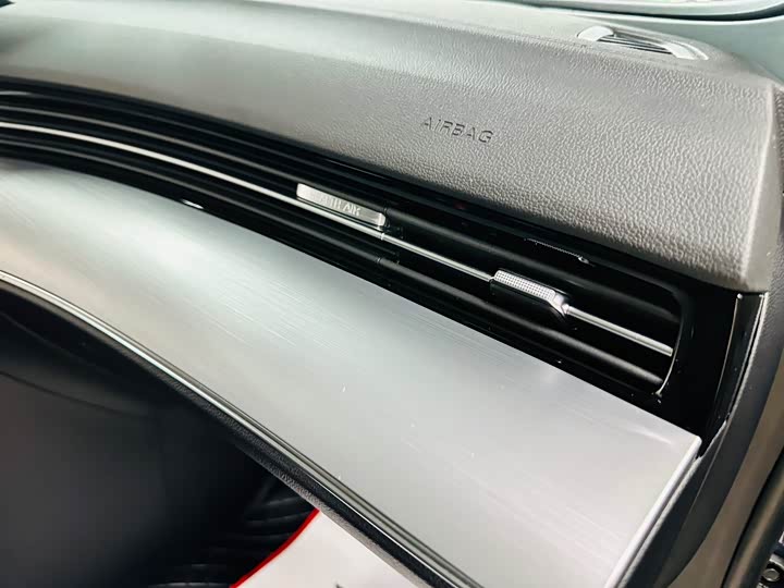 Фото 26 - Roewe iMax 8