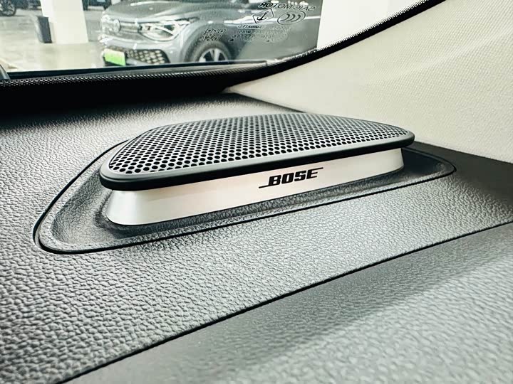 Фото 47 - Roewe iMax 8