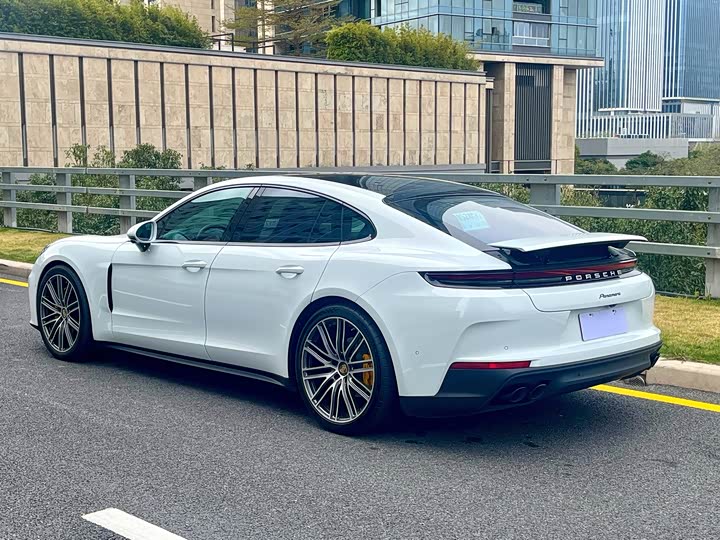 Фото 4 - Porsche Panamera