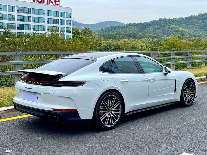 Фото 6 - Porsche Panamera