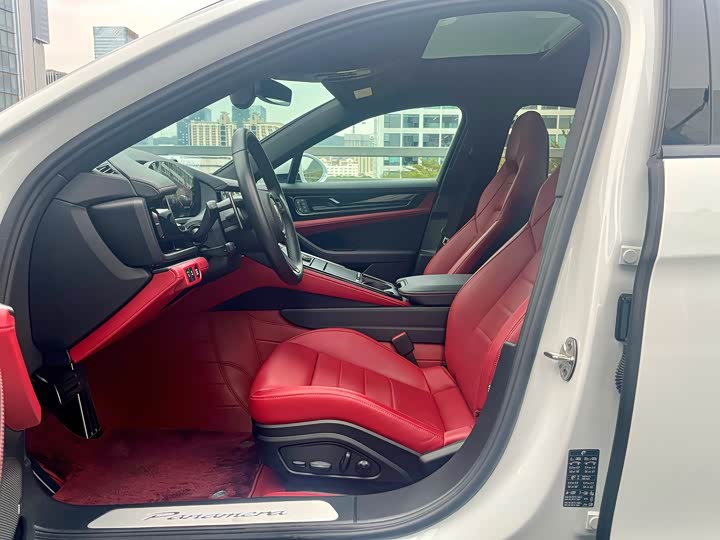 Фото 7 - Porsche Panamera